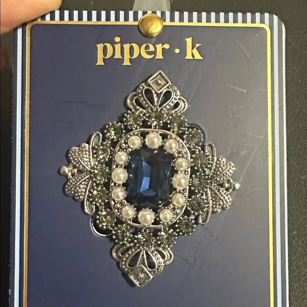 Piper K glass stone sapphire silver brooch